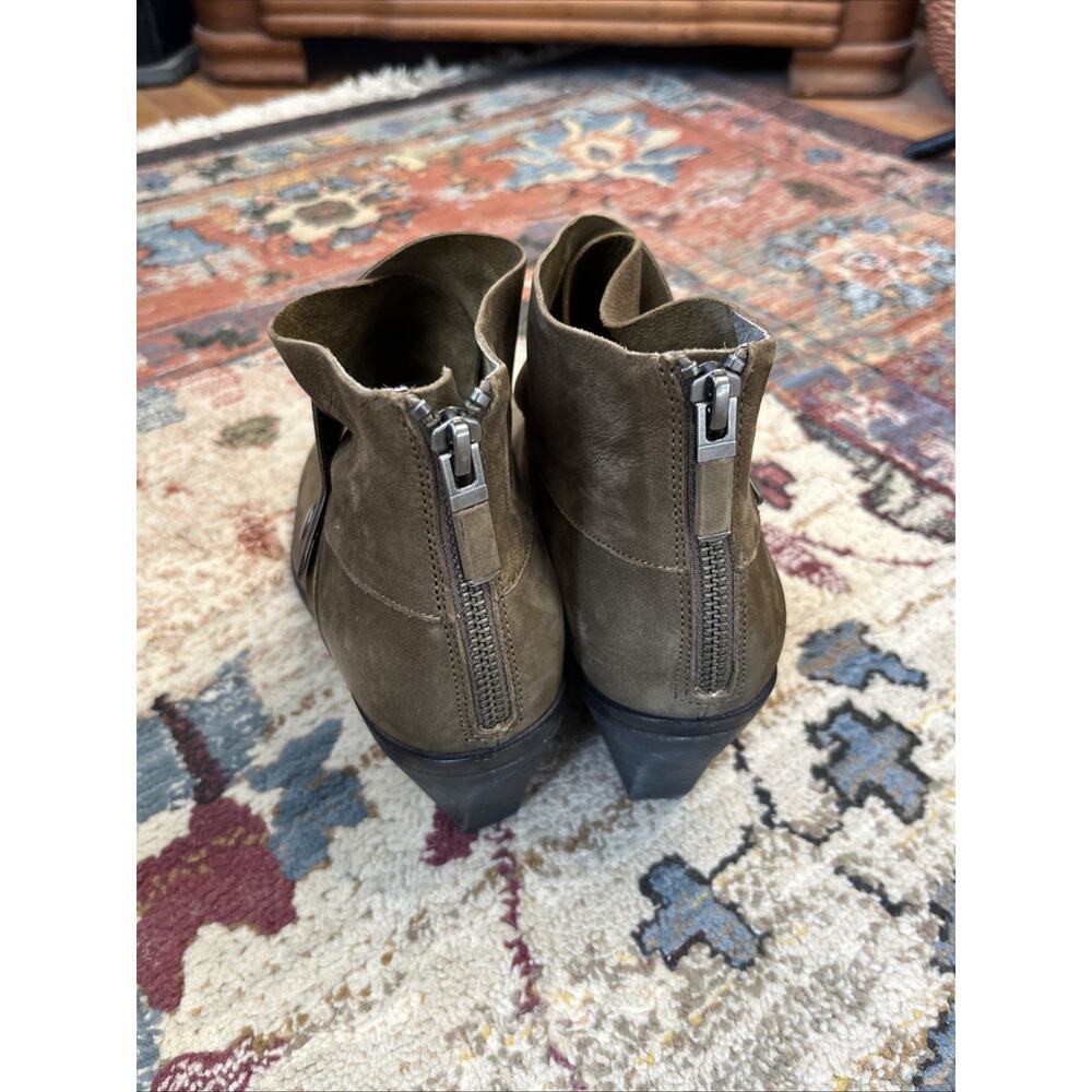 Eileen Fisher 9 Brown Billie Tag Leather Back Zip Block Heel Booties Boots $198 - Picture 3 of 12